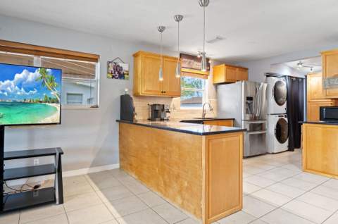 5554 SW 6th Street, Margate FL - photo 6 of 25
