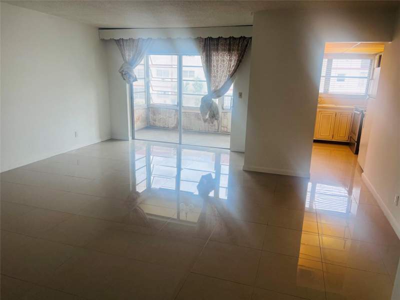 1 bedroom Condominium at 4046 NW 19th Street #203, Majestic Gardens, Lauderhill — photo 2