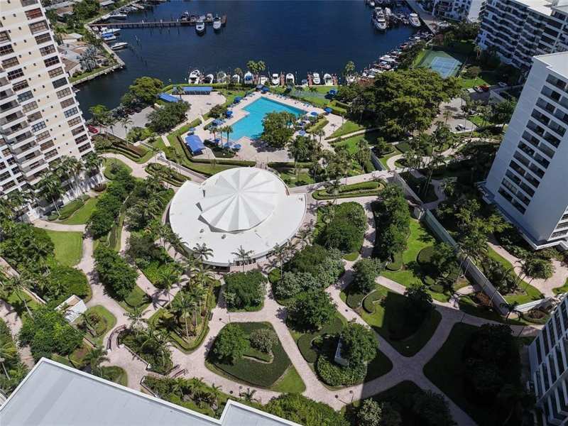 1 bedroom Condominium at 2500 Parkview Drive #403, The Olympus, Hallandale Beach — photo 1
