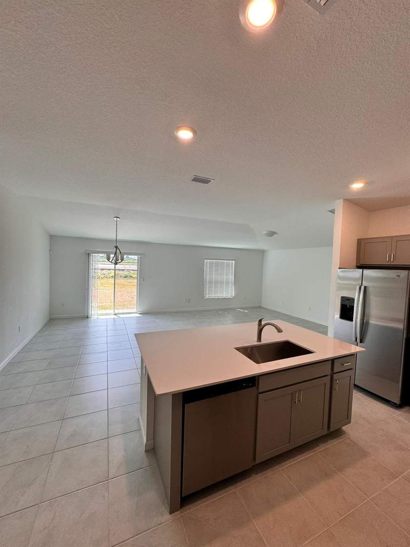 3 bedroom Single Family Residence at 785 Worlington Lane, Bent Creek Tr B-2, Fort Pierce — photo 2