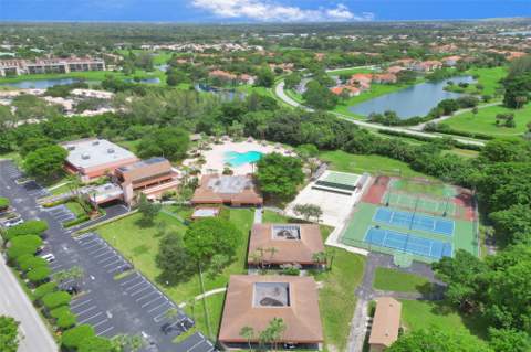 3120 Holiday Springs Boulevard #106, Margate FL - photo 7 of 56