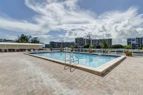 3000 S Ocean Drive #1100, Hollywood FL - photo 6 of 33