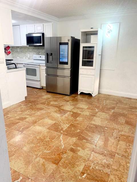 10234 Twin Lakes Drive #16-d, Coral Springs FL - photo 12 of 24