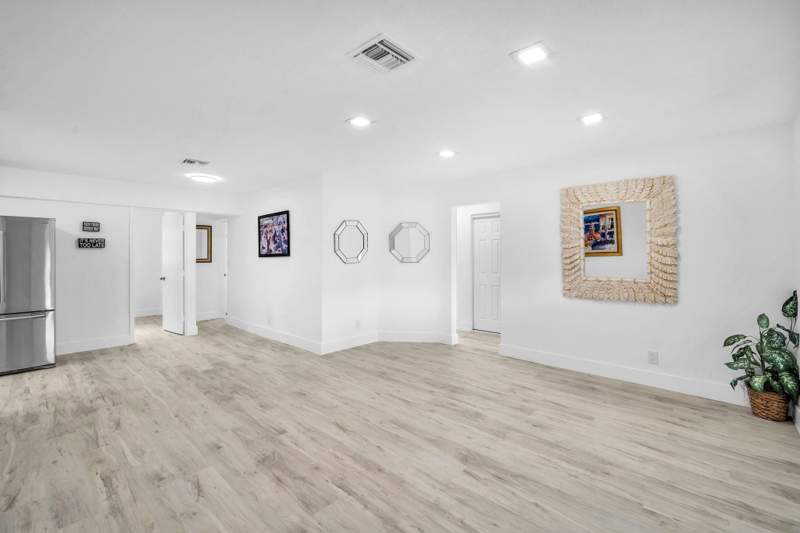 5 bedroom Single Family Residence at 3531 NW 9th Court, Plaza Estates 3rd Sec 48-, Lauderhill — photo 5
