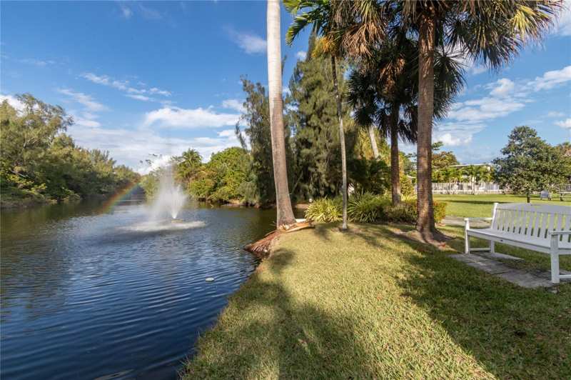 2 bedroom Stock Cooperative at 1035 SE 15th Street #10B, Cliff Lake Villas, Fort Lauderdale — photo 1