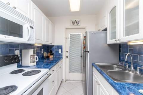 1035 SE 15th Street #10B, Fort Lauderdale FL - photo 8 of 10