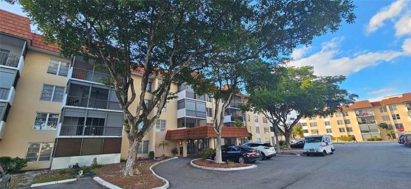 2 bedroom Condominium at 4156 Inverrary Drive #204, Manors of Inverrary, Lauderhill — photo 1