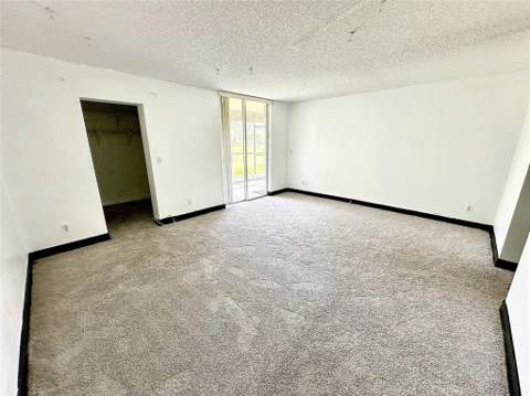 3231 Holiday Springs Boulevard #105, Margate FL - photo 6 of 10