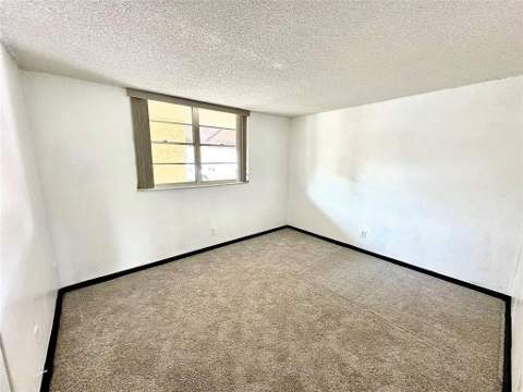 3231 Holiday Springs Boulevard #105, Margate FL - photo 7 of 10
