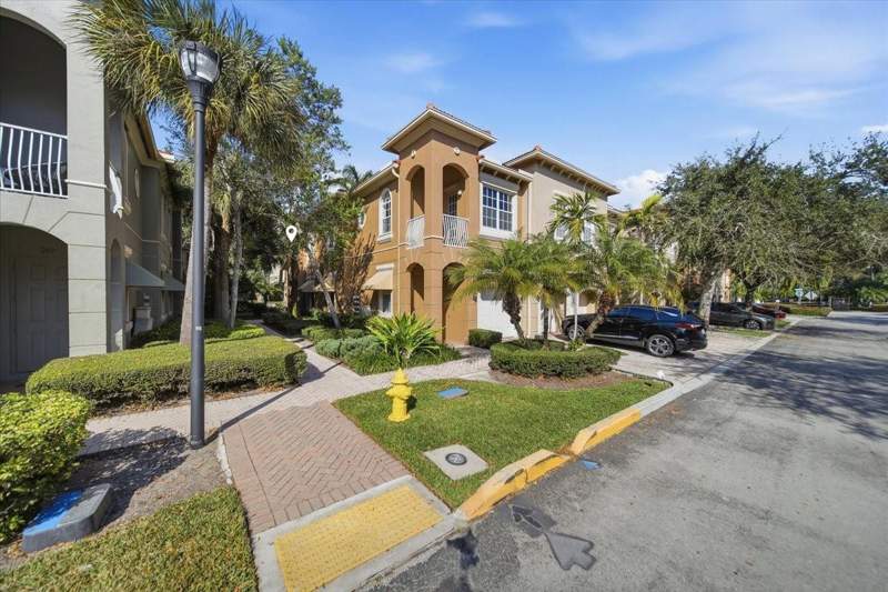 3 bedroom Condominium at 4851 Bonsai Circle #215, Legends at the Gardens, Palm Beach Gardens — photo 5