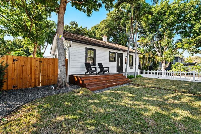 2 bedroom Single Family Residence at 713 NE 17th Road, Victoria Park, Fort Lauderdale — photo 2