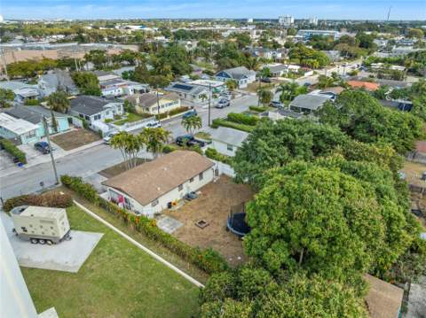 842 Kaye Street, West Palm Beach FL - photo 6 of 21