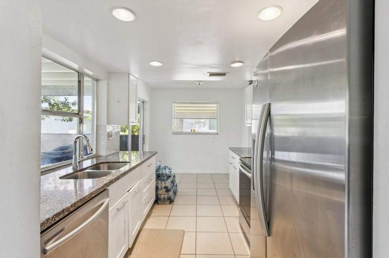 2 bedroom Single Family Residence at 6708 NW 57th Drive, Mainlands Of Tamarac Lake, Tamarac — photo 3