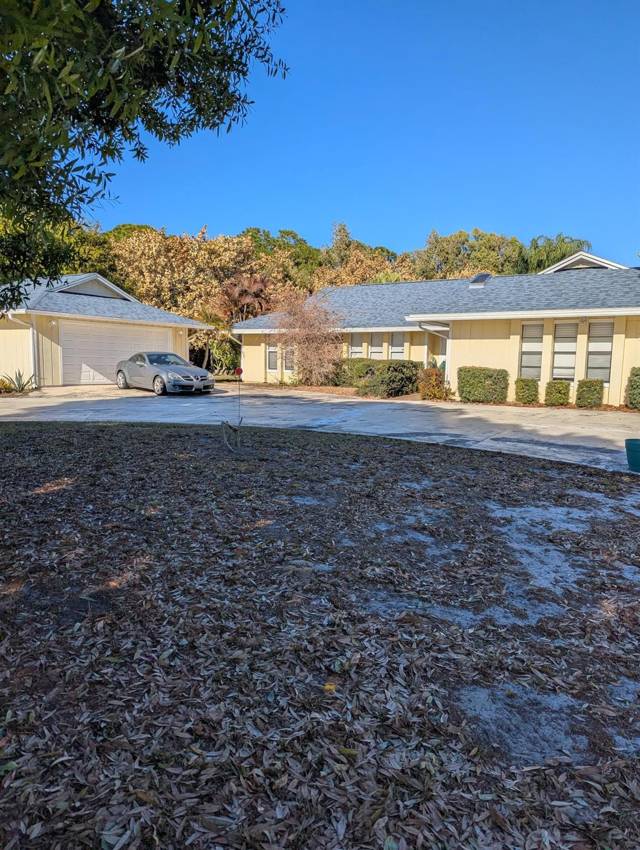 1961 SE Gena Road