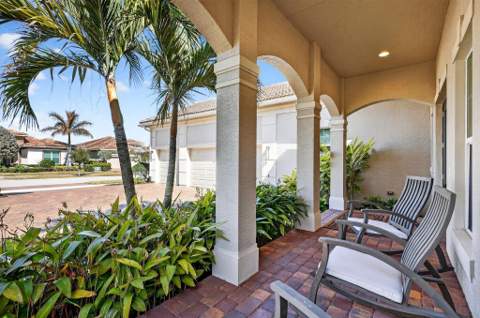 8639 SW Flutto Way, Port St. Lucie FL - photo 10 of 100