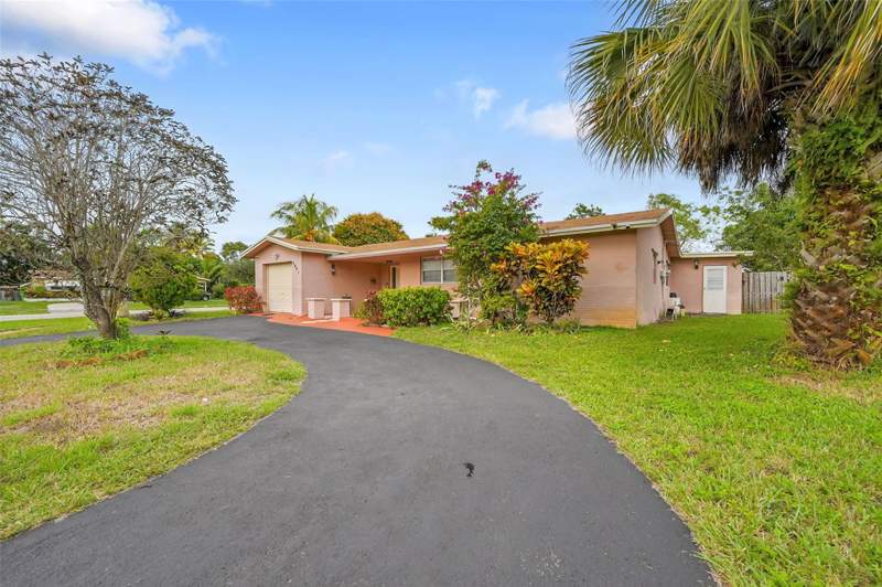 3 bedroom Single Family Residence at 5991 NW 13th Street, Sunrise Golf Village Firs, Sunrise — photo 3