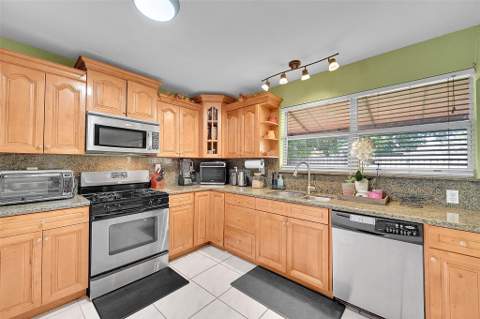 5991 NW 13th Street, Sunrise FL - photo 17 of 59