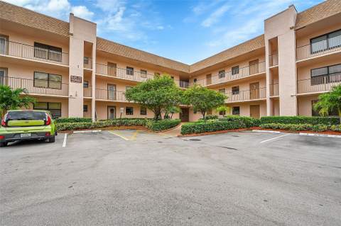 10442 Sunrise Lakes Boulevard #202, Sunrise FL - photo 15 of 39