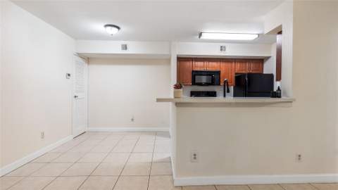 875 Riverside Drive #717, Coral Springs FL - photo 6 of 31