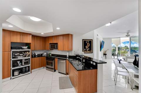 191 SE 20th Avenue #614, Deerfield Beach FL - photo 8 of 30