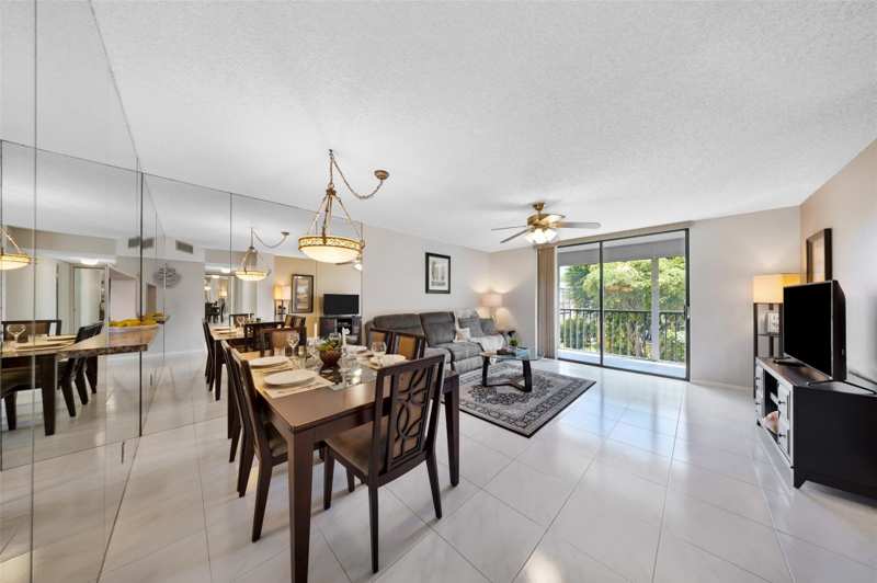 2 bedroom Condominium at 5250 Las Verdes Circle #317, Las Verdes/ Oleander, Delray Beach — photo 1
