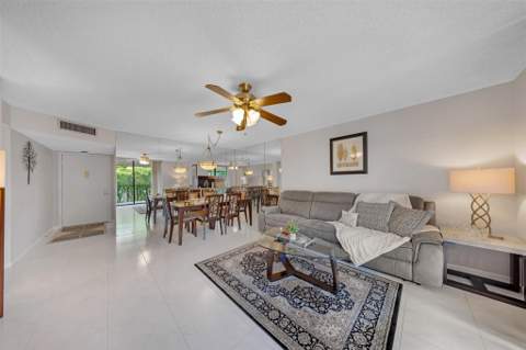 5250 Las Verdes Circle #317, Delray Beach FL - photo 8 of 24