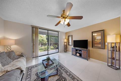 5250 Las Verdes Circle #317, Delray Beach FL - photo 10 of 24