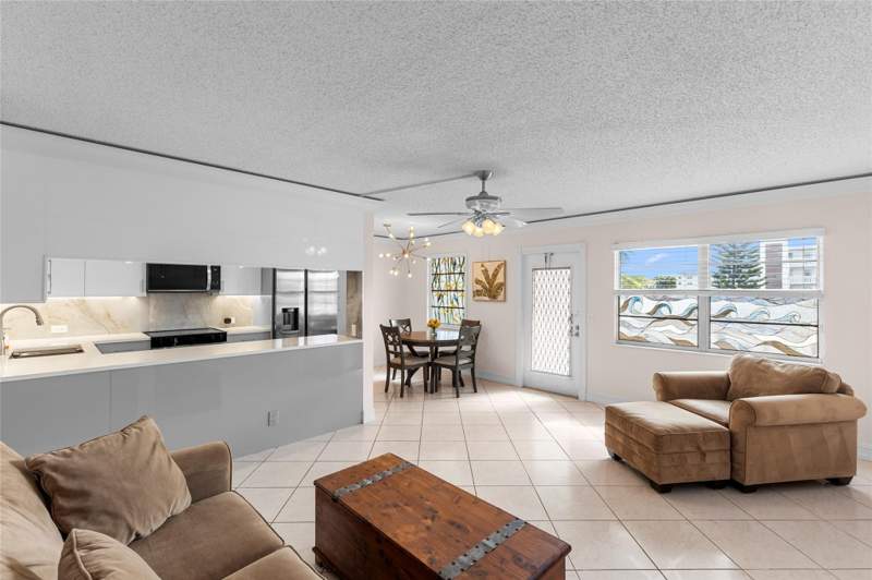 2 bedroom Condominium at 2122 Cambridge F #2122, Century Village, Deerfield Beach — photo 4