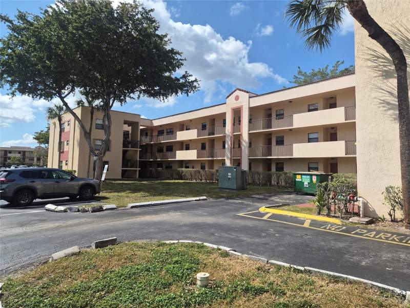 2 bedroom Condominium at 3252 Foxcroft Road #113, Miramar Club, Miramar — photo 5