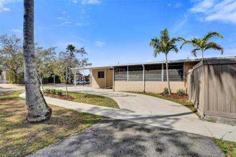 21411 NW 3rd Street, Pembroke Pines FL - photo 13 of 52