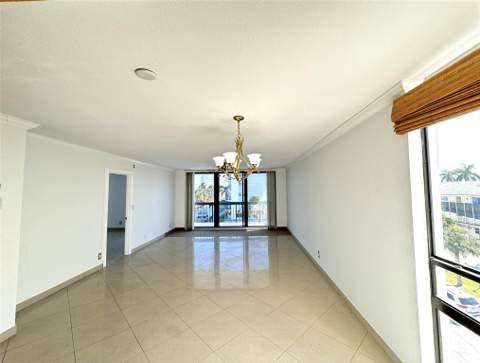 4800 Bayview Drive #406, Fort Lauderdale FL - photo 6 of 26