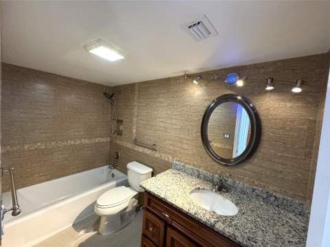 4800 Bayview Drive #406, Fort Lauderdale FL - photo 8 of 26