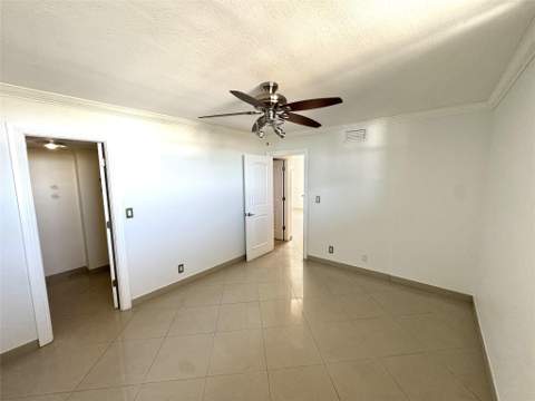 4800 Bayview Drive #406, Fort Lauderdale FL - photo 11 of 26