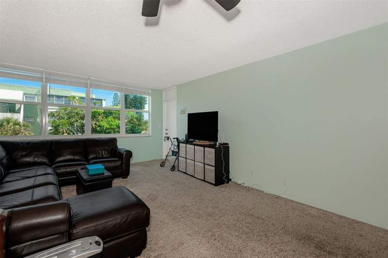 1 bedroom Condominium at 2751 Taft Street #305, Watergate Condominium, Hollywood — photo 4