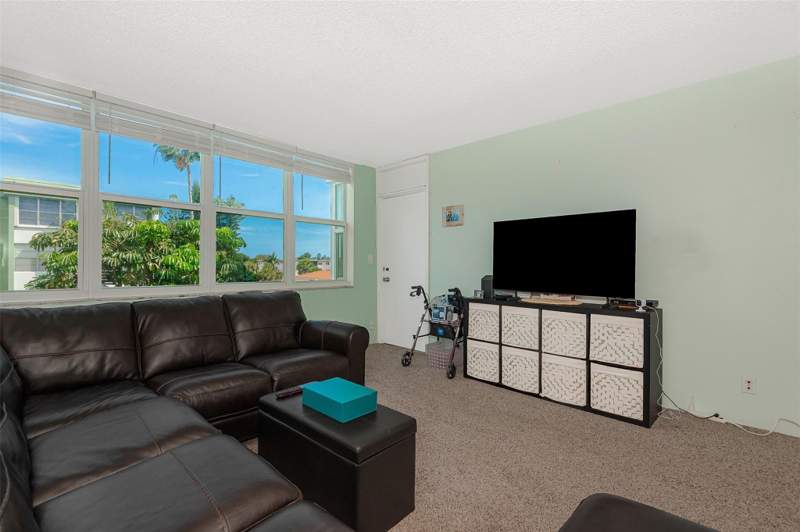 1 bedroom Condominium at 2751 Taft Street #305, Watergate Condominium, Hollywood — photo 5