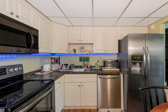 2751 Taft Street #305