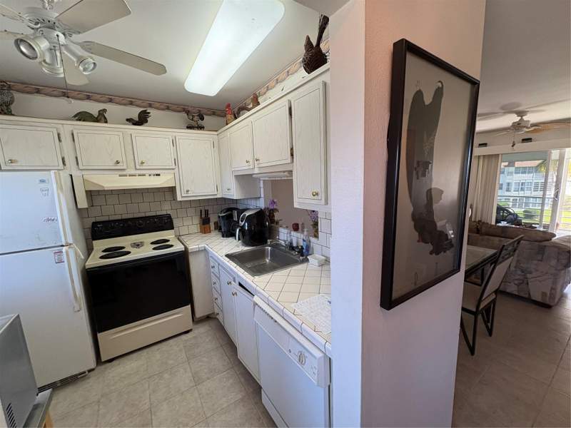 2 bedroom Condominium at 3506 NW 49th Avenue #604, Hawaiian Garden, Lauderdale Lakes — photo 4
