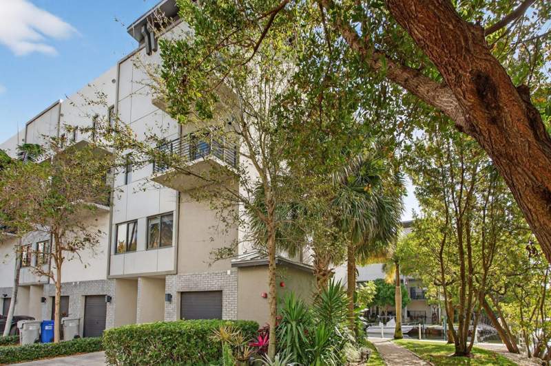 3 bedroom Townhouse at 196 SE 4th Terrace #K-1, KOi Residence & Marina, Pompano Beach — photo 2