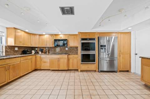 1031 NE 27th Avenue, Pompano Beach FL - photo 13 of 26