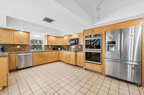 1031 NE 27th Avenue, Pompano Beach FL - photo 15 of 26