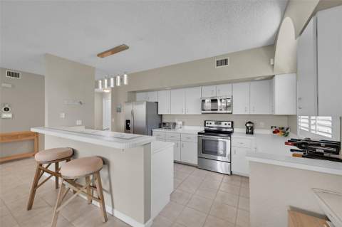 8049 Aberdeen Drive #101, Boynton Beach FL - photo 7 of 56