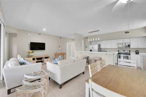 8049 Aberdeen Drive #101, Boynton Beach FL - photo 11 of 56