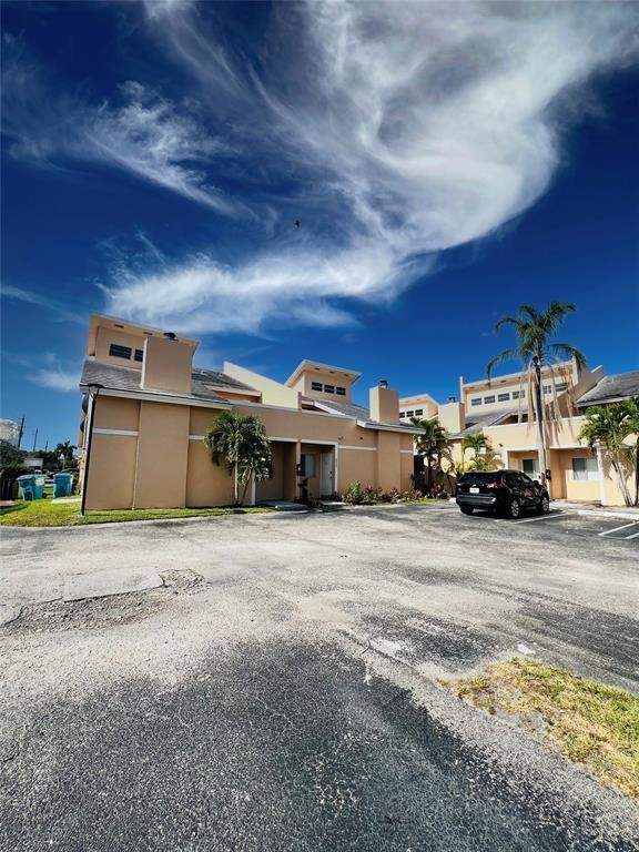 2 bedroom Condominium at 3947 Coral Springs Drive #22, The Haylofts Of Coral Spr, Coral Springs — photo 3