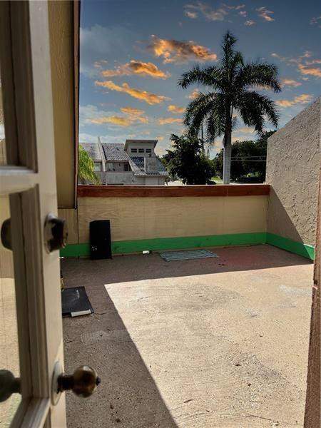 2 bedroom Condominium at 3947 Coral Springs Drive #22, The Haylofts Of Coral Spr, Coral Springs — photo 4