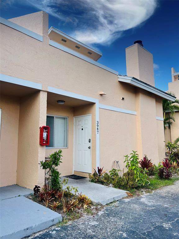 2 bedroom Condominium at 3947 Coral Springs Drive #22, The Haylofts Of Coral Spr, Coral Springs — photo 5
