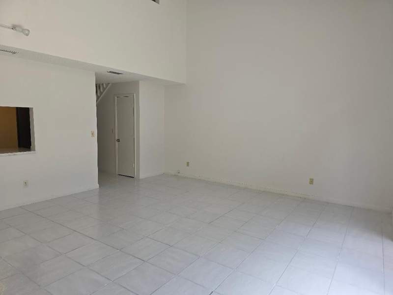 2 bedroom Townhouse at 7474 NW 34th Street #7474, Inverrary 32, Lauderhill — photo 4