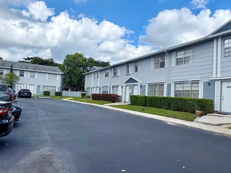 3 bedroom Townhouse at 1788 SW 81st Way #1788, Arrowhead Golf & tennis C, Davie — photo 4