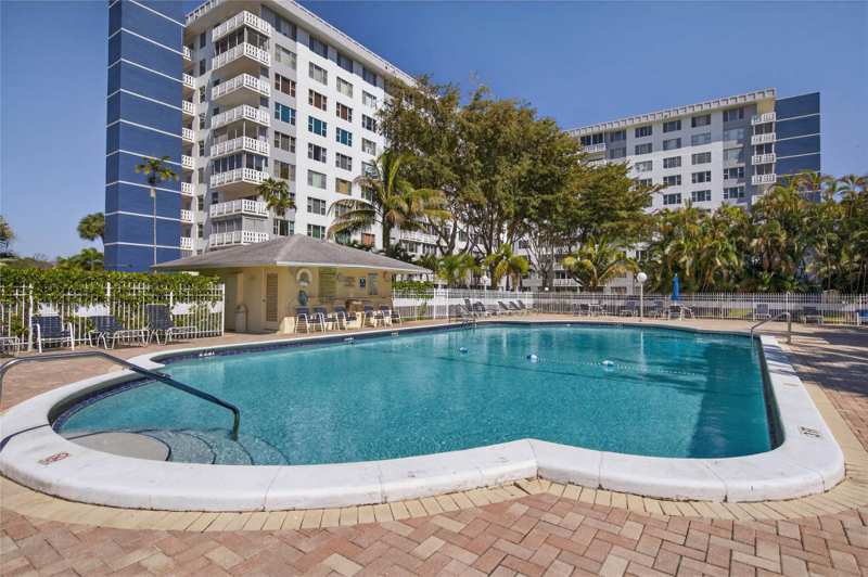 1 bedroom Condominium at 4400 Hillcrest Drive #704, Hillcrest No.21, Hollywood — photo 1