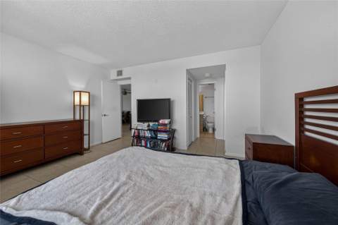 4400 Hillcrest Drive #704, Hollywood FL - photo 15 of 23