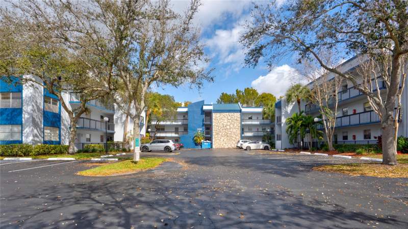 1 bedroom Condominium at 3150 Holiday Springs Boulevard #311, Holiday Springs Village, Margate — photo 2